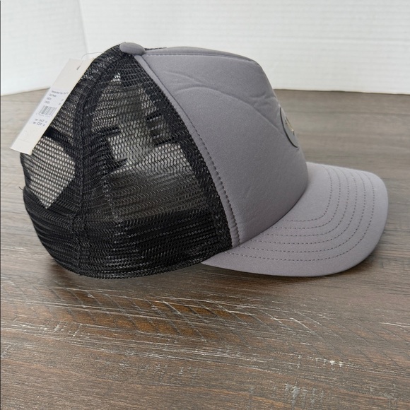 NWT Vuori Unisex Perspectives Foam Trucker Hat in Soft Pewter Snapback Closure - Picture 3 of 9